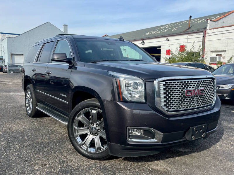 2015 GMC Yukon Denali photo 3