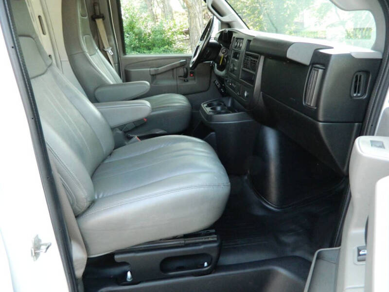 2017 GMC Savana 2500