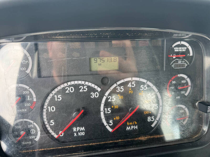 2012 Freightliner M2 106