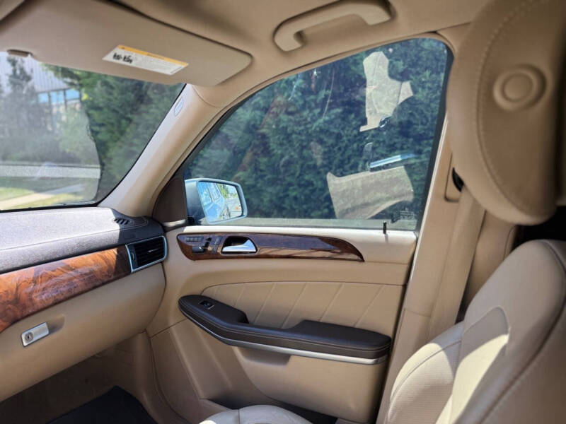 2014 Mercedes-Benz GL-Class GL 550 4MATIC