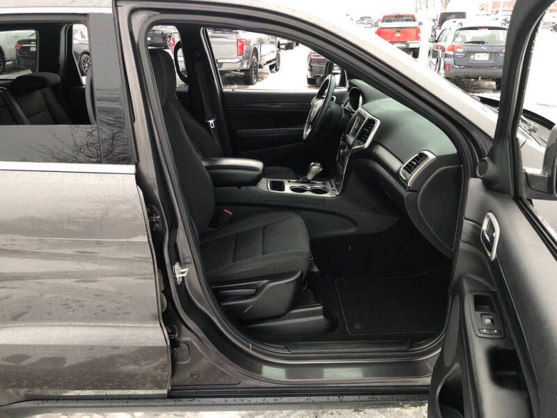 2019 Jeep Grand Cherokee Laredo E