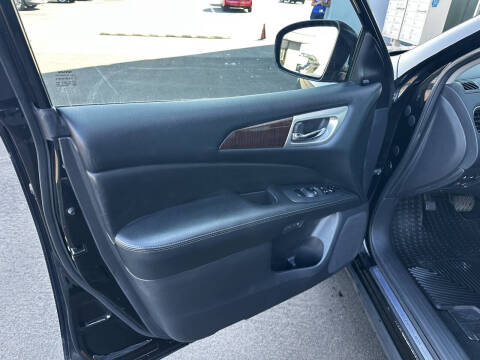 2016 Nissan Pathfinder Platinum