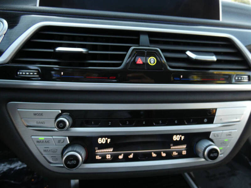 2022 BMW 7 Series 745e xDrive