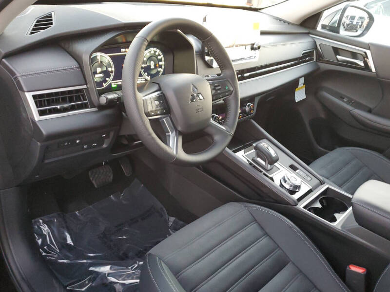 2025 Mitsubishi Outlander PHEV SE