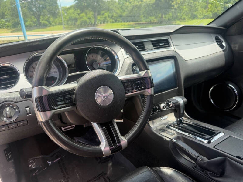 2011 Ford Mustang V6