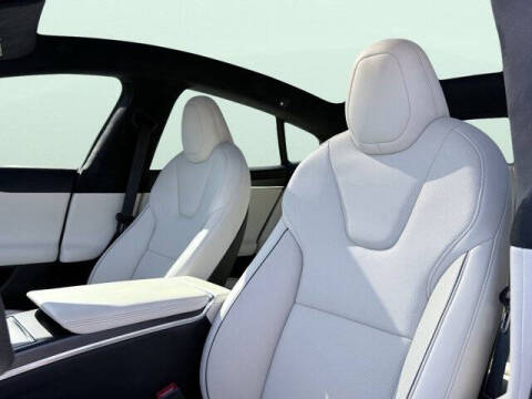 2023 Tesla Model S Plaid