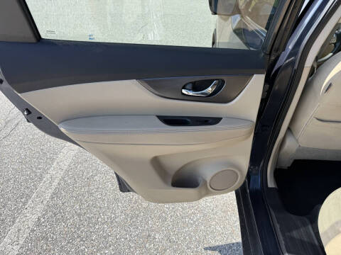 2016 Nissan Rogue SV