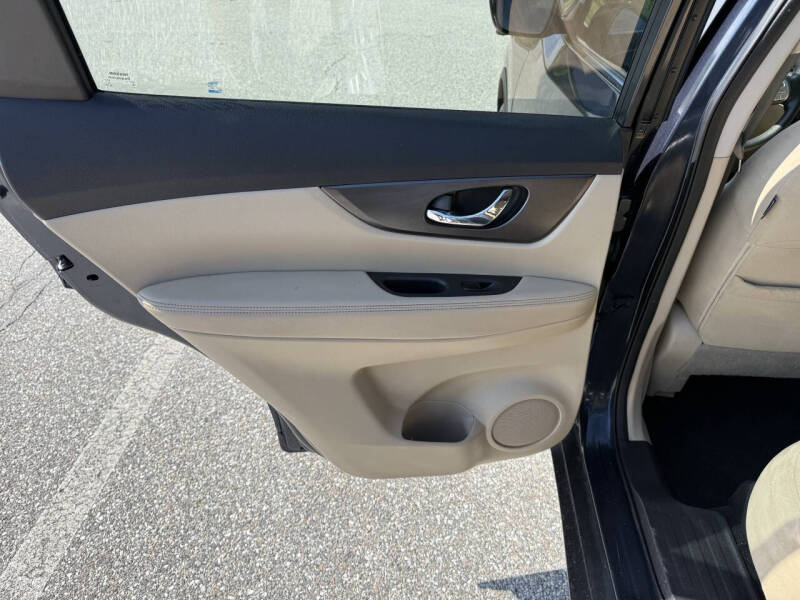 2016 Nissan Rogue SV