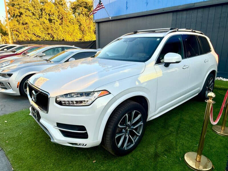2019 Volvo XC90 T6 Momentum