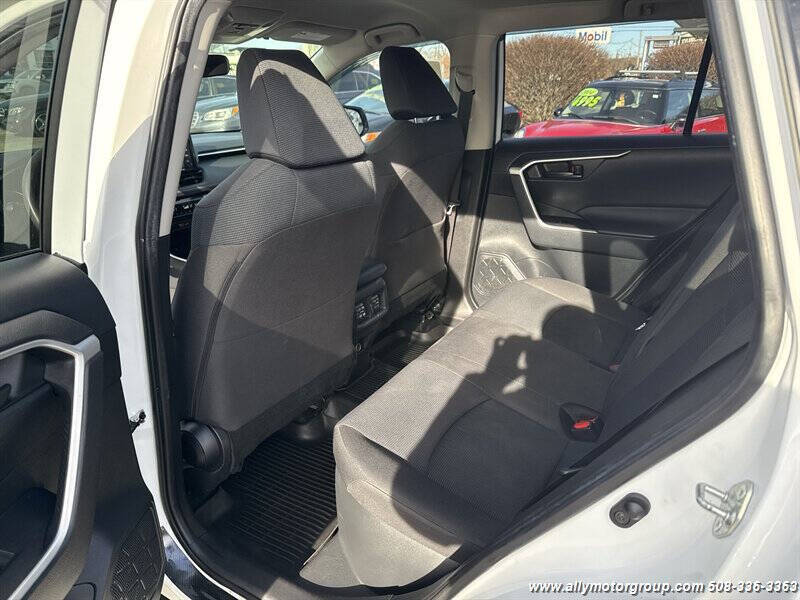 2022 Toyota RAV4 Hybrid LE