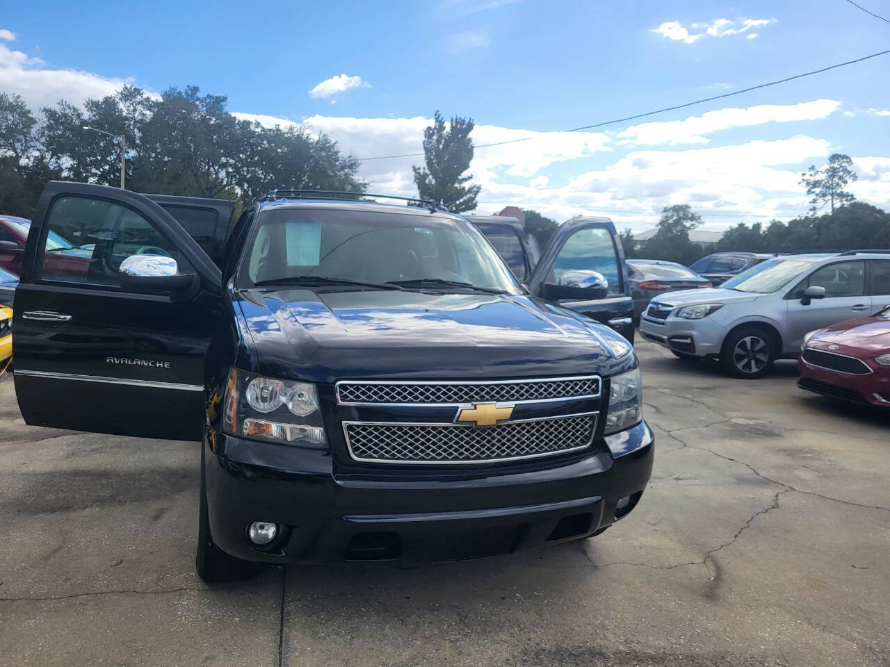 2012 Chevrolet Avalanche for sale at FAMILY AUTO BROKERS in Longwood, FL