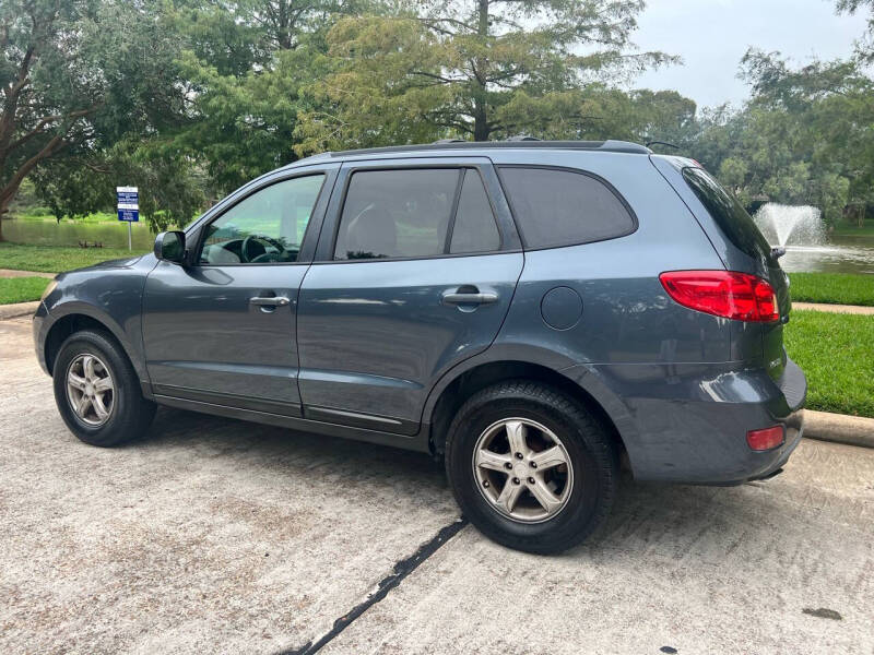 Hyundai Santa Fe's photo