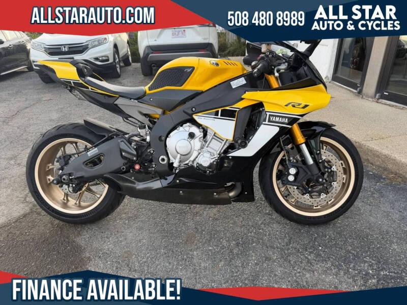2016 Yamaha YZF-R1