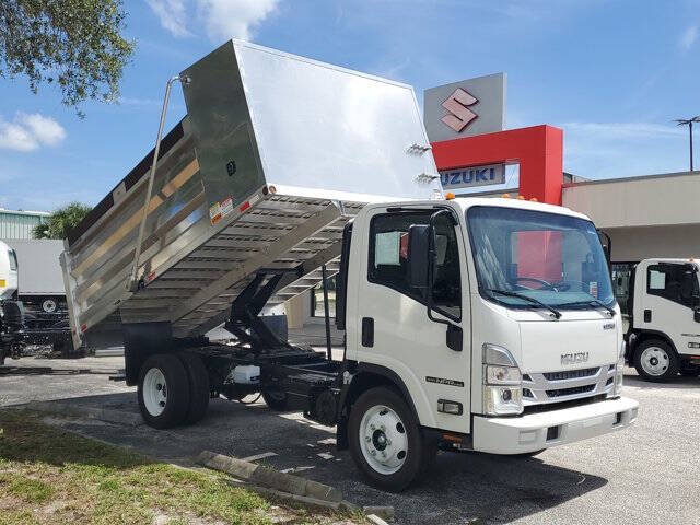 2026 Isuzu NPR-HD 132WB's photo