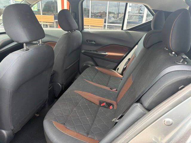2020 Nissan Kicks SR