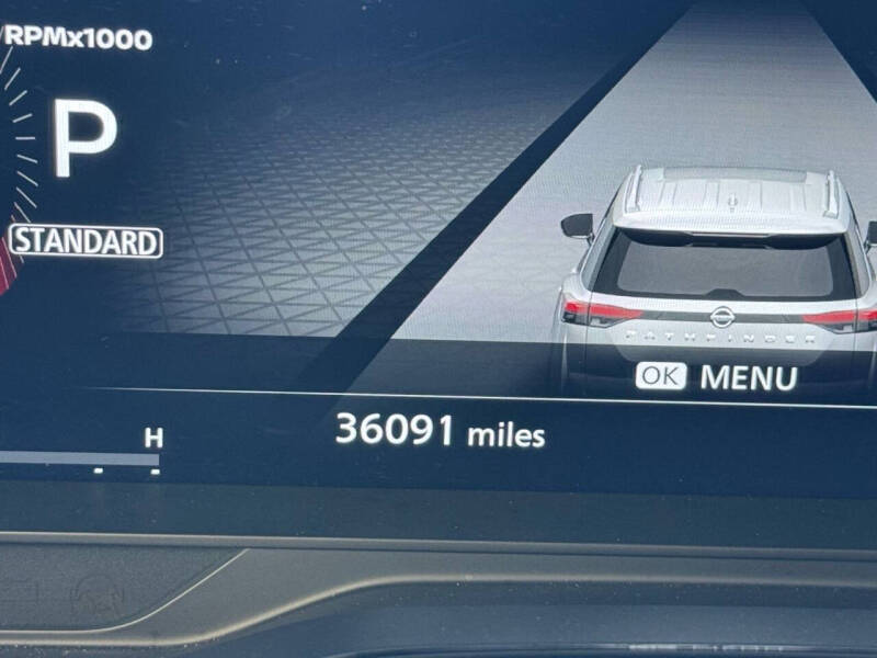 2024 Nissan Pathfinder Platinum