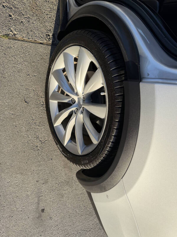 2017 Tesla Model X 75D