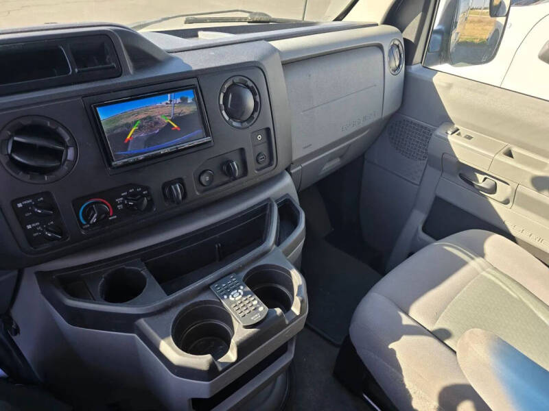 2013 Ford E-Series E-350 SD XLT