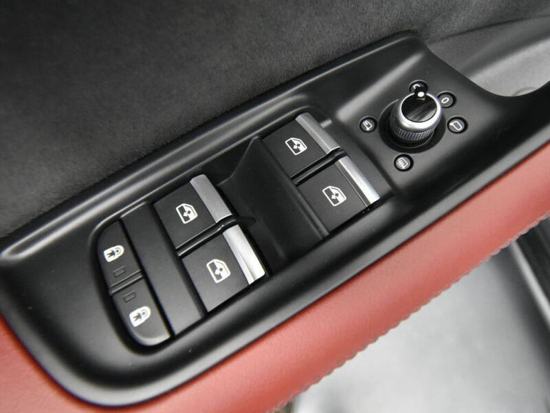 2024 Audi SQ7 4.0T quattro Premium Plus