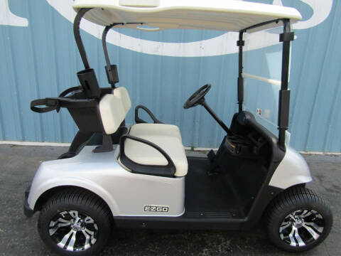 2017 E-Z-GO RXV