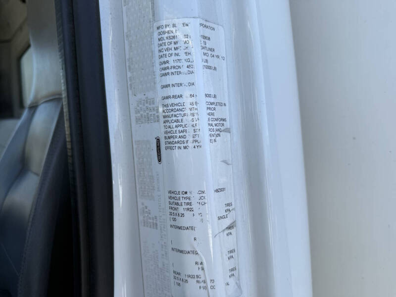 2013 Freightliner M2 106