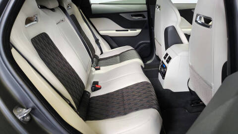 2020 Jaguar F-PACE SVR