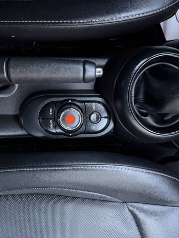 2017 MINI Hardtop 4 Door Cooper