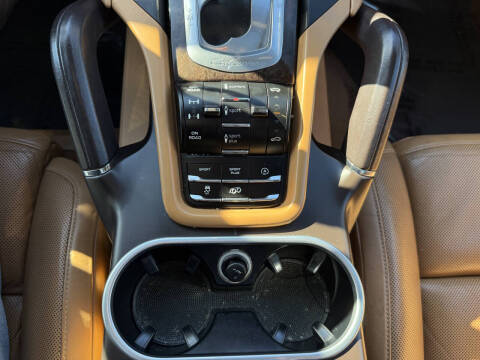 2016 Porsche Cayenne GTS