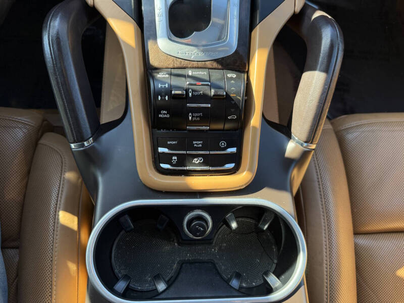 2016 Porsche Cayenne GTS