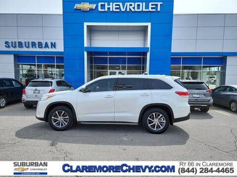 2017 Toyota Highlander for sale at CHEVROLET SUBURBANO in Claremore OK