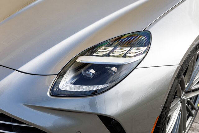 2026 Aston Martin Vantage Roadster