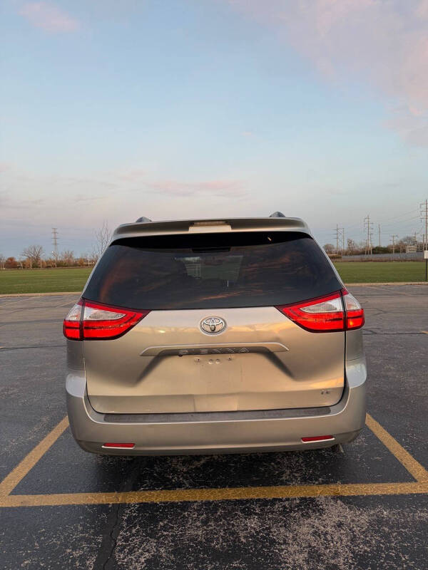 2015 Toyota Sienna LE 8-Passenger