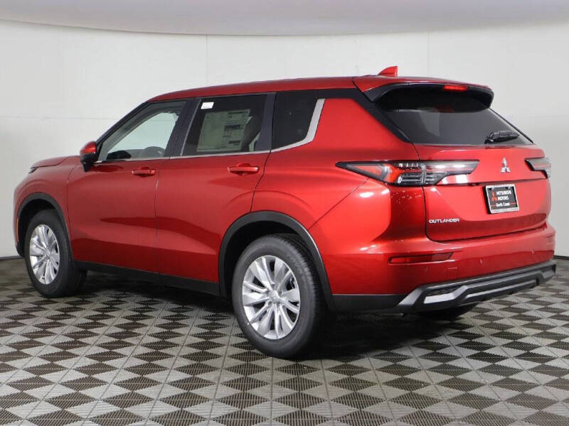 2025 Mitsubishi Outlander ES