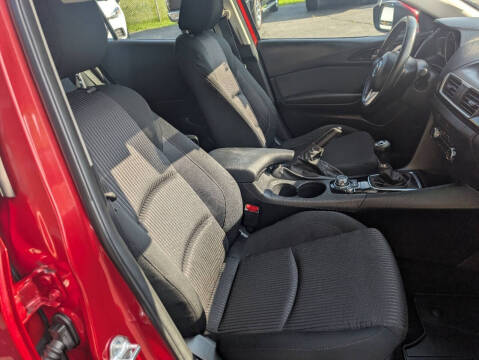 2016 Mazda MAZDA3 i Touring