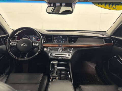 2018 Kia Cadenza Technology