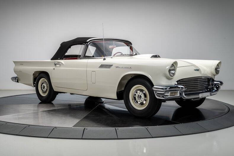 1957 Ford Thunderbird