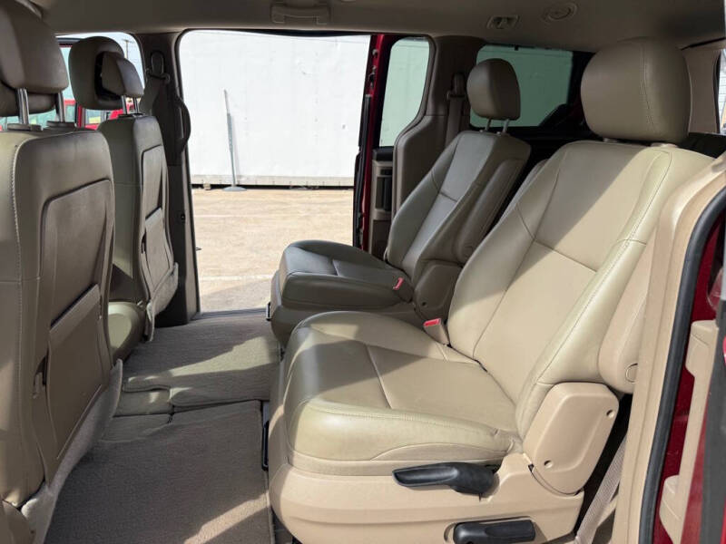 2012 Volkswagen Routan