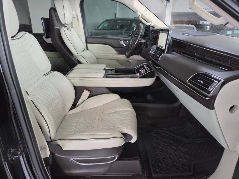 2018 Lincoln Navigator Black Label
