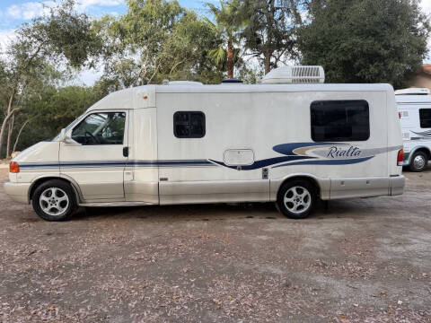 2004 Winnebago Rialta 22HD