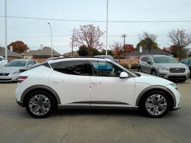 2024 Genesis GV60 Standard