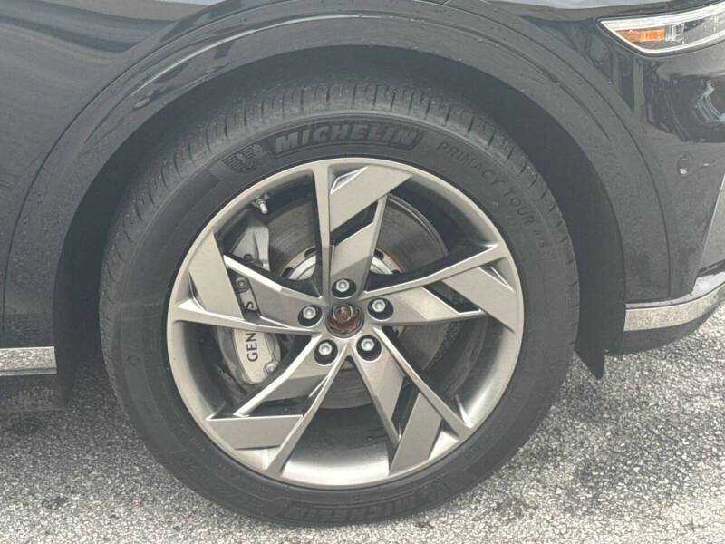 2023 Genesis Electrified GV70