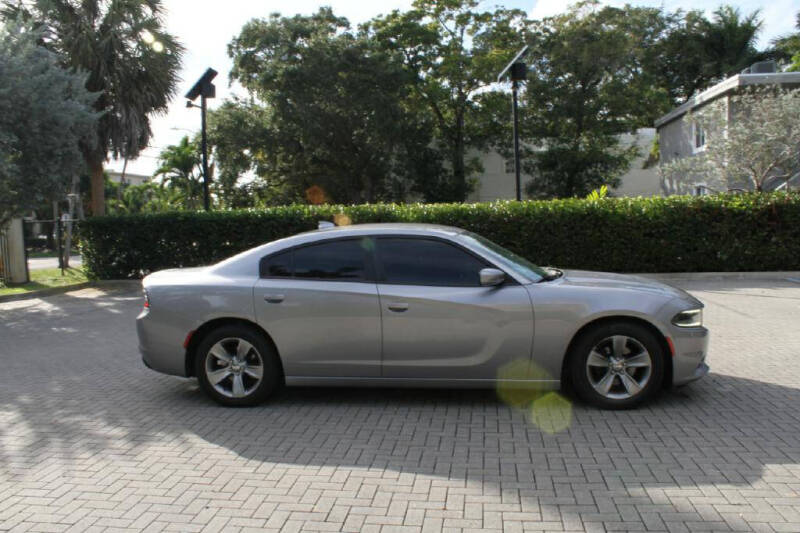 2017 Dodge Charger SXT
