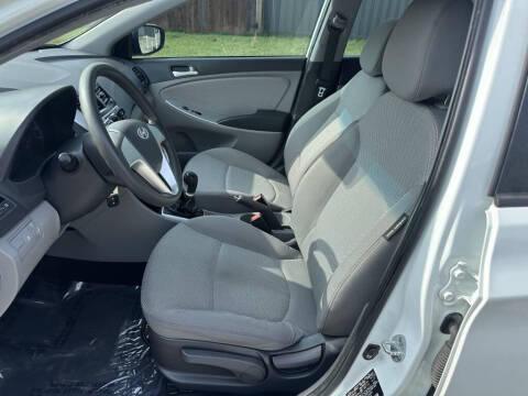 2012 Hyundai Accent GS