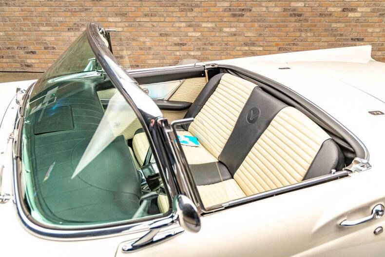 1957 Ford Thunderbird