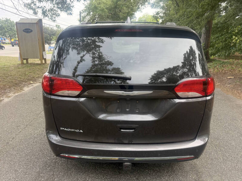 2017 Chrysler Pacifica Touring-L Plus