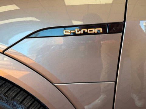 2021 Audi e-tron quattro Premium