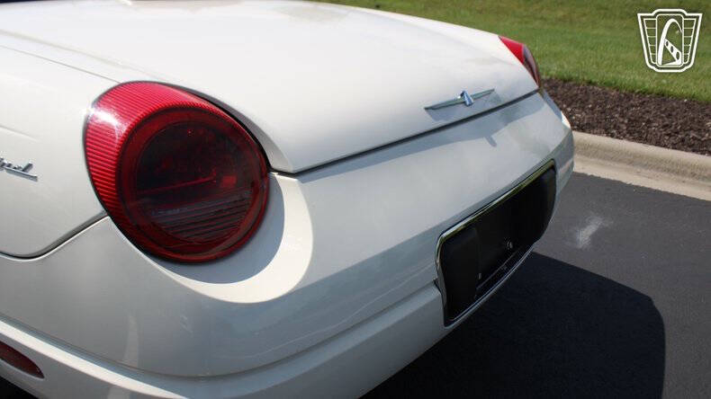 2002 Ford Thunderbird Deluxe