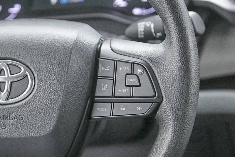 2024 Toyota Sienna LE 8-Passenger