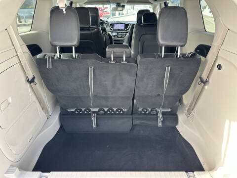 2022 Chrysler Pacifica Hybrid Touring L