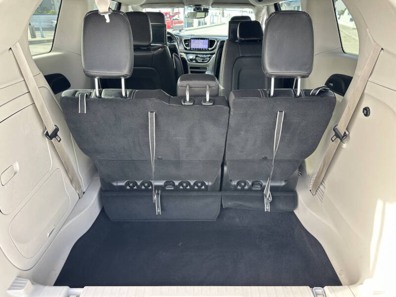 2022 Chrysler Pacifica Hybrid Touring L